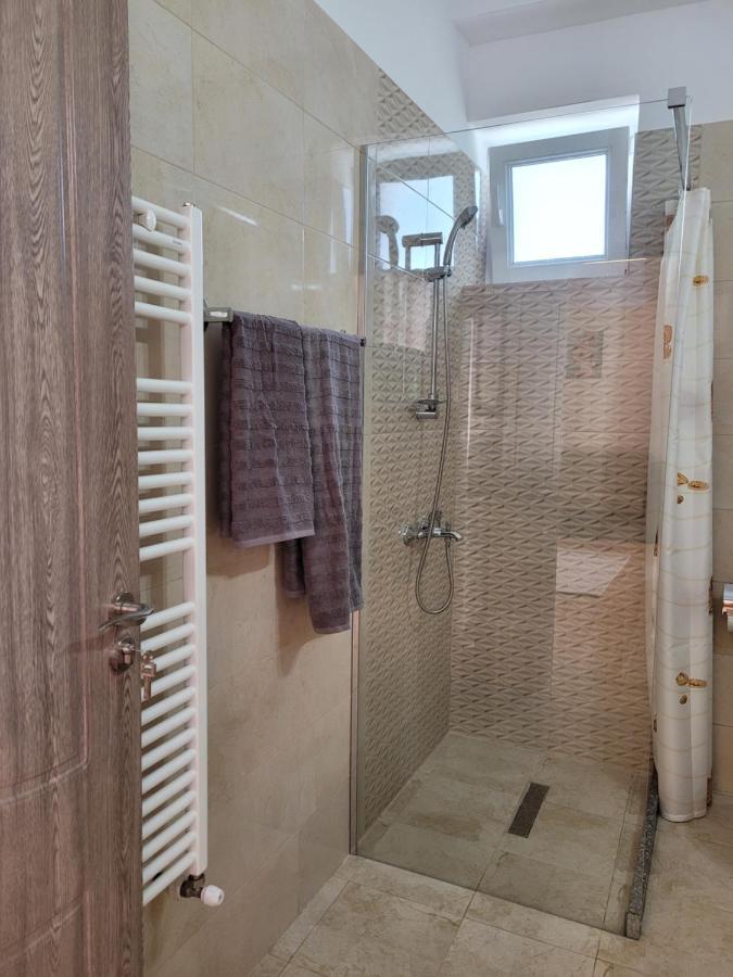 Apartamente Livada Râmnicu Vâlcea エクステリア 写真
