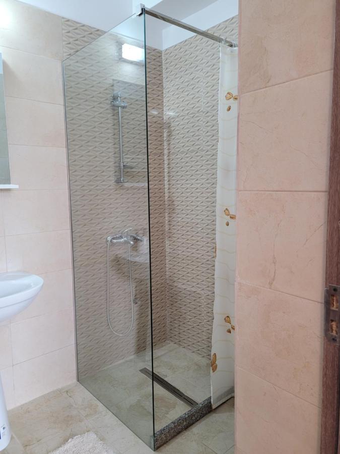 Apartamente Livada Râmnicu Vâlcea エクステリア 写真
