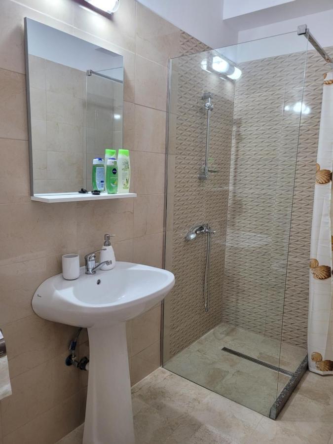 Apartamente Livada Râmnicu Vâlcea エクステリア 写真