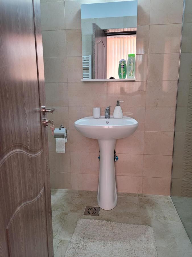 Apartamente Livada Râmnicu Vâlcea エクステリア 写真