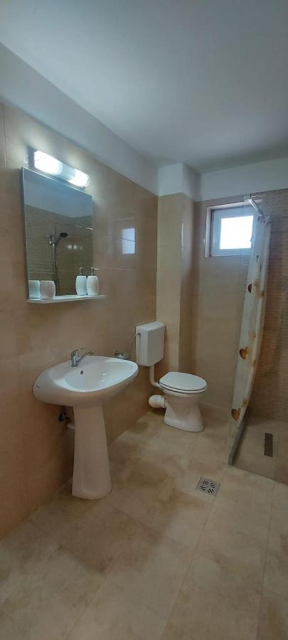 Apartamente Livada Râmnicu Vâlcea エクステリア 写真
